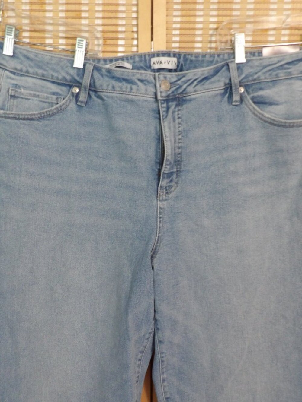 Women's Ava & Viv Size 24 (46x31) High-Rise Straight Hip & Thigh Stretch Jeans - Picture 2 of 4